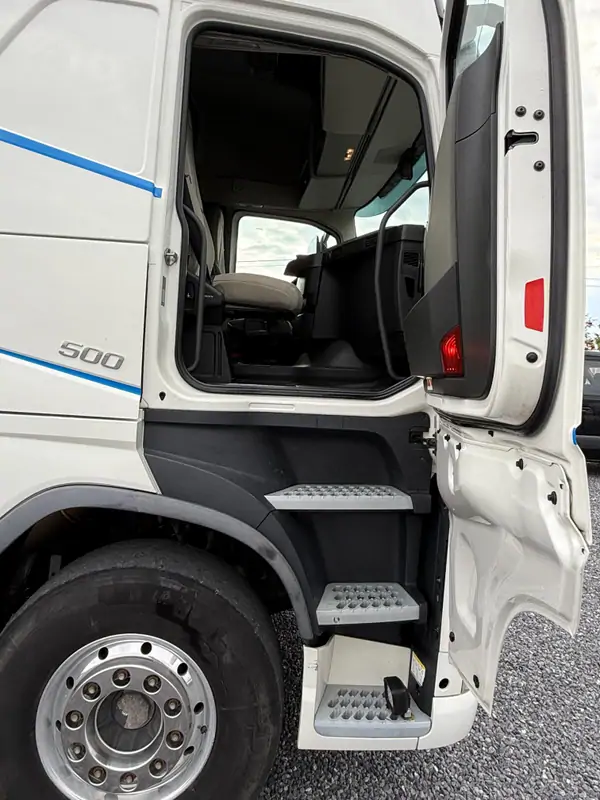 Used Volvo FH 500 Globetrotter Automatic WHITE - Blanc 30