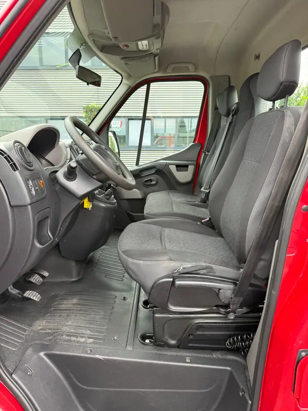 Used Opel Movano Manueel RED - Rouge 23