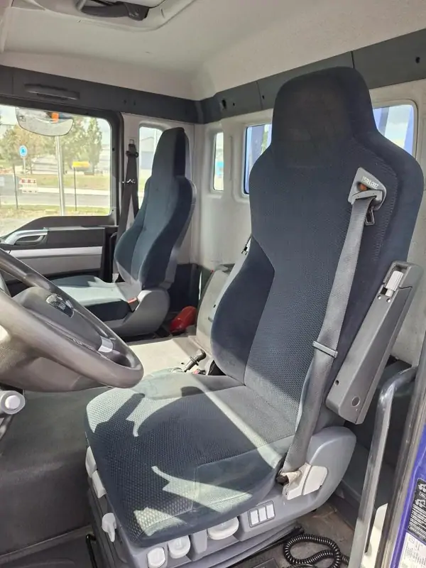 Used MAN TGS 35.440 Automatic BLUE - Blue 21