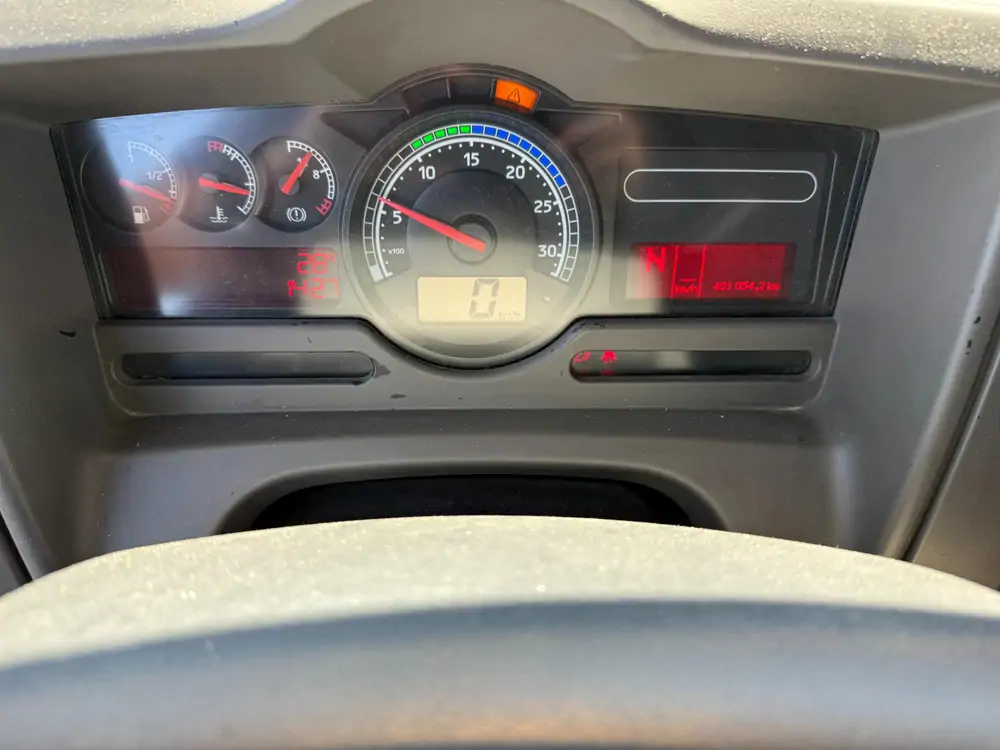 Used Renault Premium Automatic RED - Rouge 18