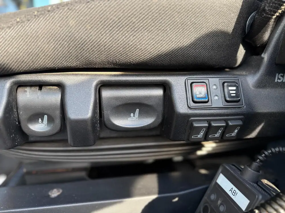 Used Iveco ML120E22 Automatic YELLOW - Jaune 32