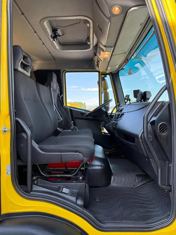Used Iveco ML120E22 Automatic YELLOW - Jaune 36