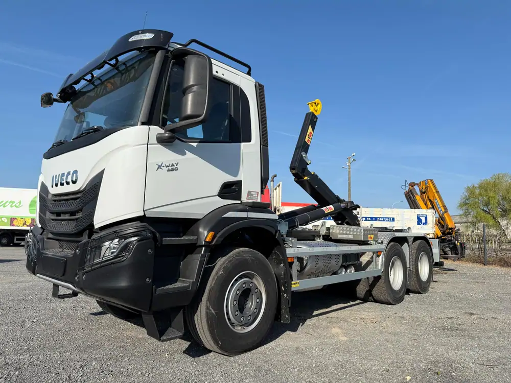 New Iveco AD300T48 Automatic WHITE - Blanc 25