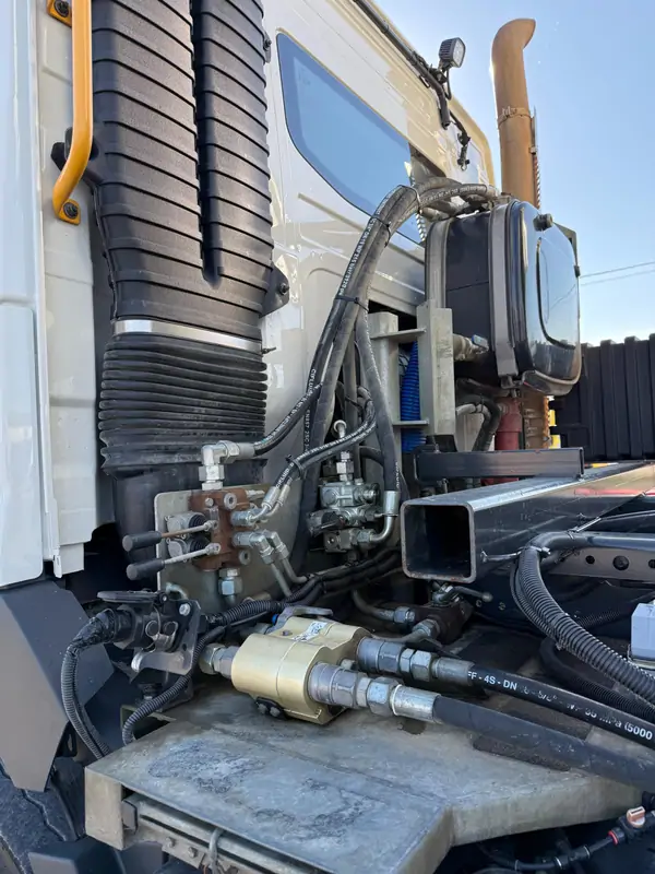 Used Volvo FMX 500 Automatic WHITE - Blanc 22