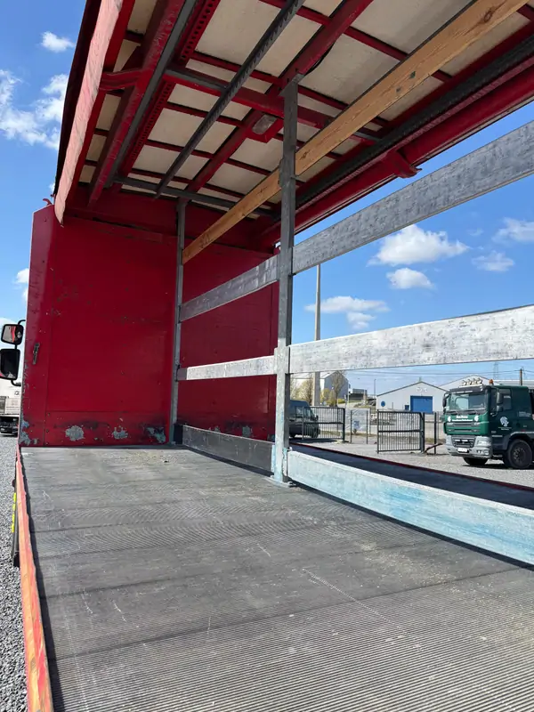 Used Renault Premium Automatic RED - Rouge 10