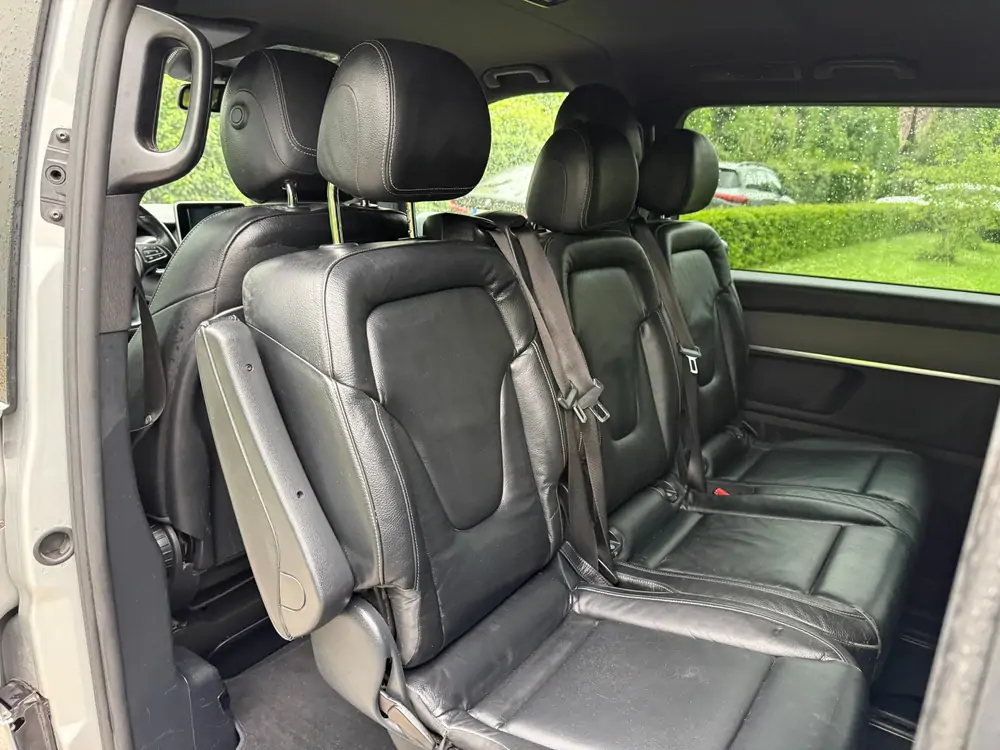 Used Mercedes-Benz V250d Automatic SILVER - Argent 21