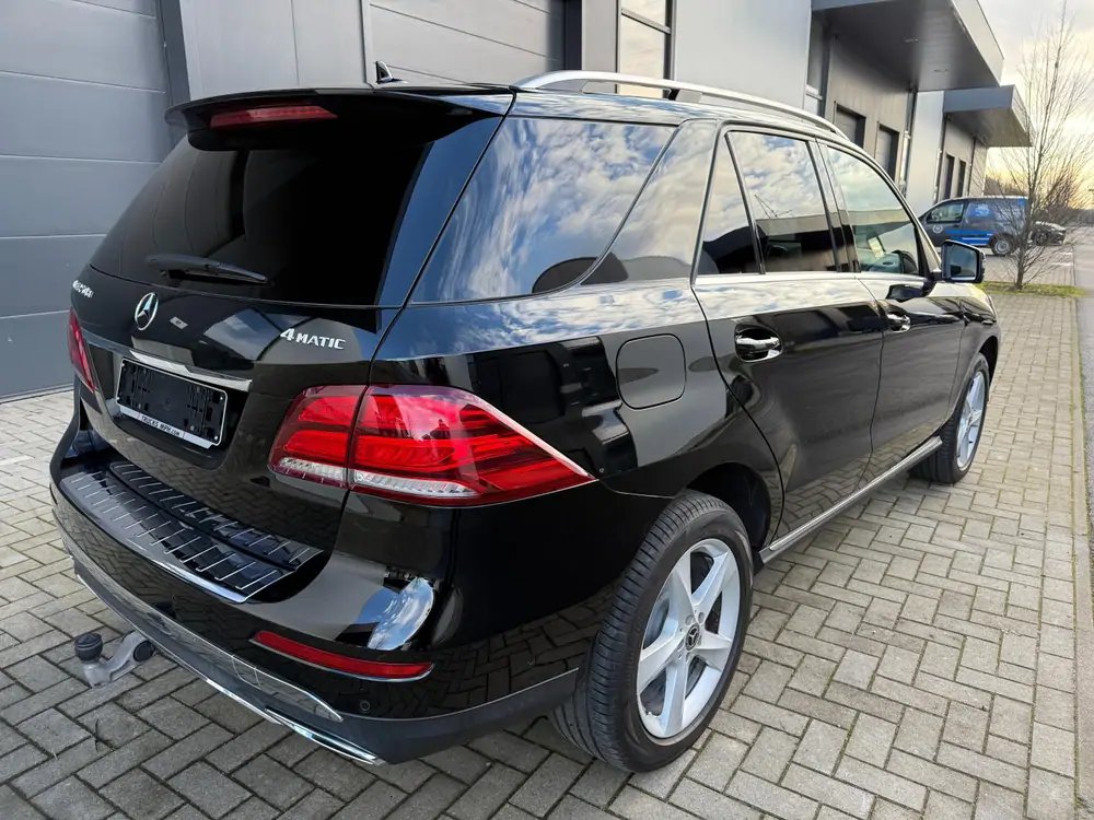 Used Mercedes-Benz GLE250d 4matic Automatic BLACK - Noir 28