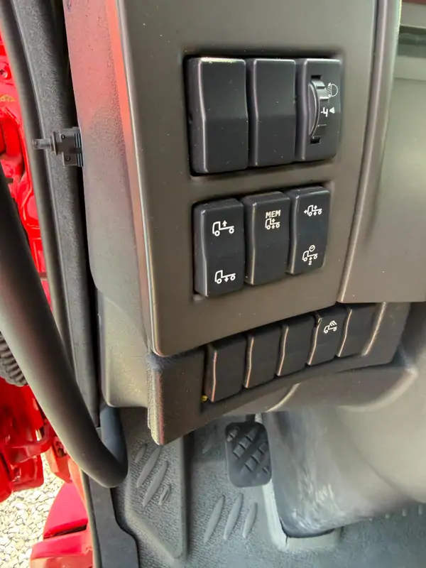 Used Renault Midlum Manueel RED - Rouge 31
