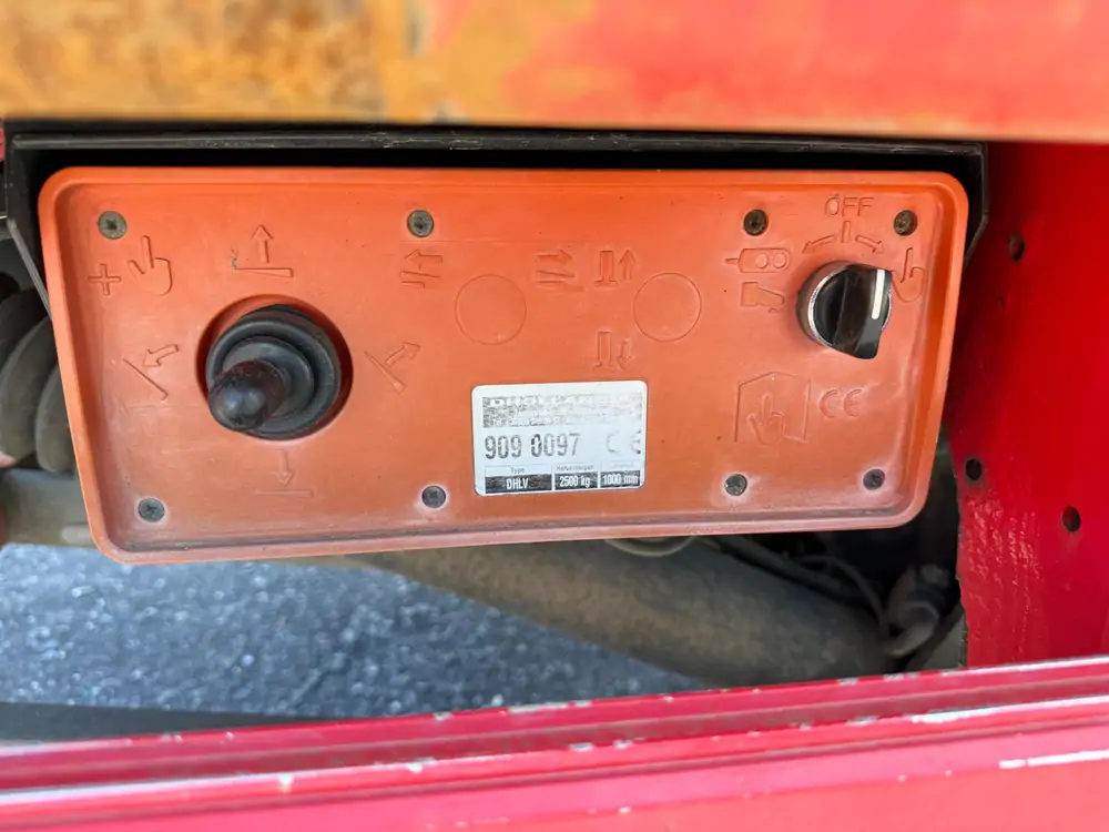 Used Renault Premium Automatic RED - Rouge 13