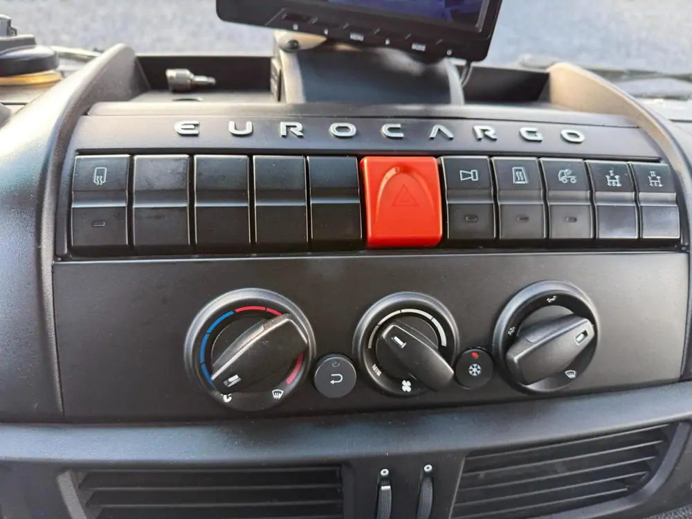 Used Iveco ML120E22 Automatic YELLOW - Jaune 37