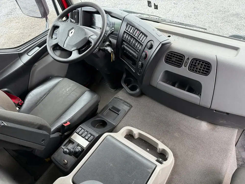 Occasie Renault D320 WIDE Automatic RED - Rouge 30