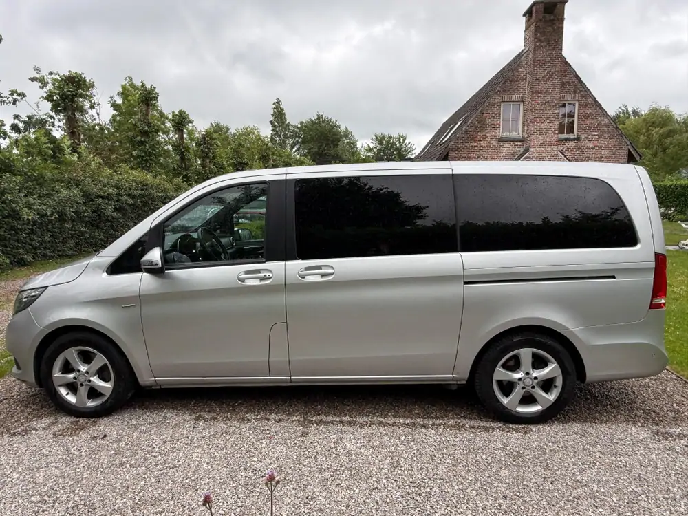 Used Mercedes-Benz V250d Automatic SILVER - Argent 7