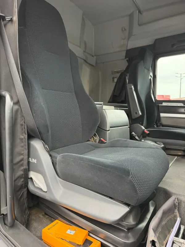 Used MAN TGS 35.440 Automatic BLUE - Blue 27