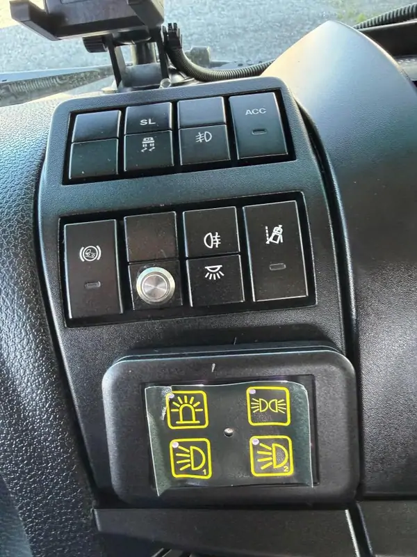 Used Iveco ML120E22 Automatic YELLOW - Jaune 30