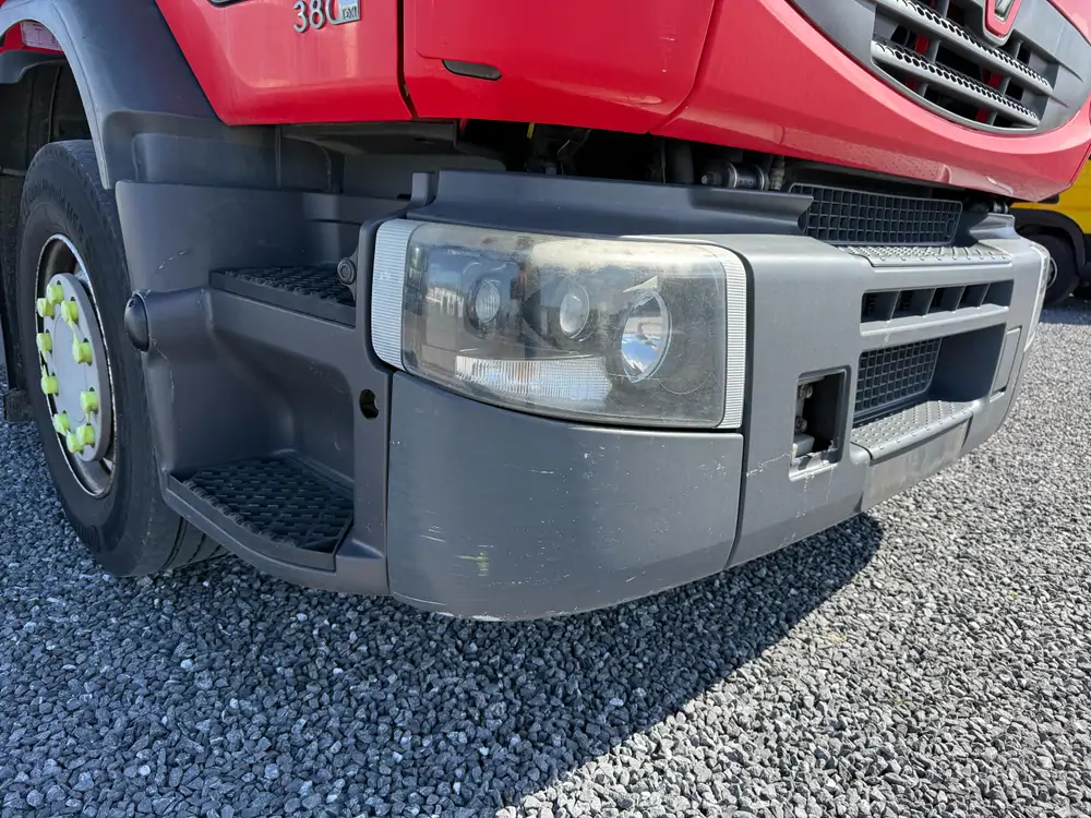 Used Renault Premium Automatic RED - Rouge 20