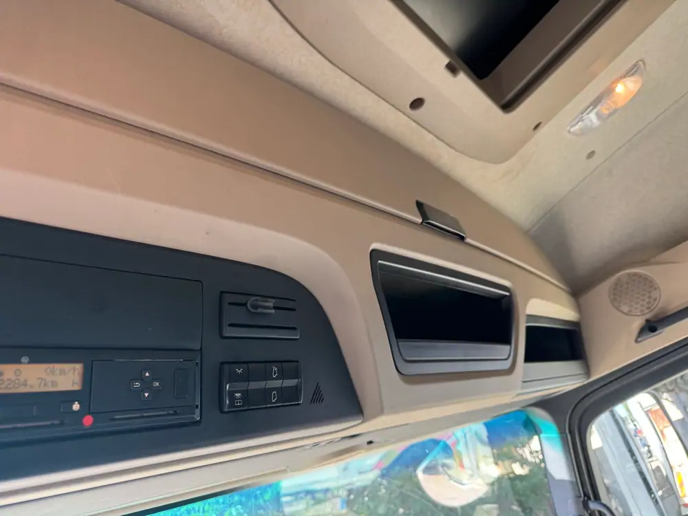 Used Mercedes-Benz Actros 1943 Automatic WHITE - Blanc 18