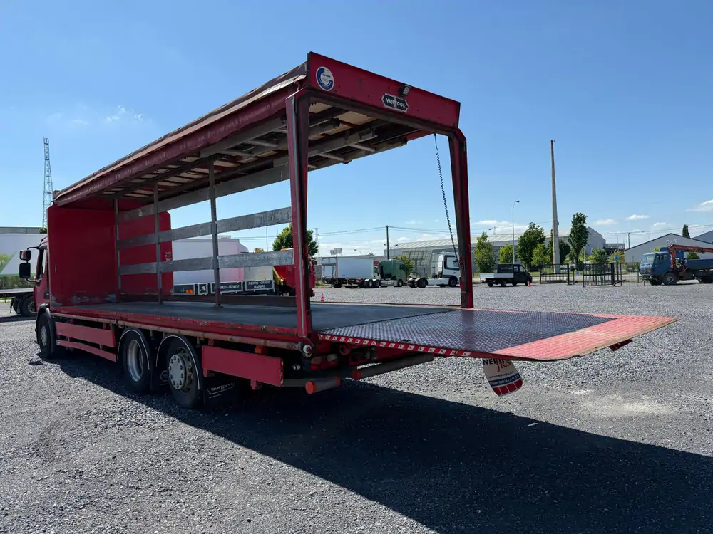 Used Renault Premium Automatic RED - Rouge 22