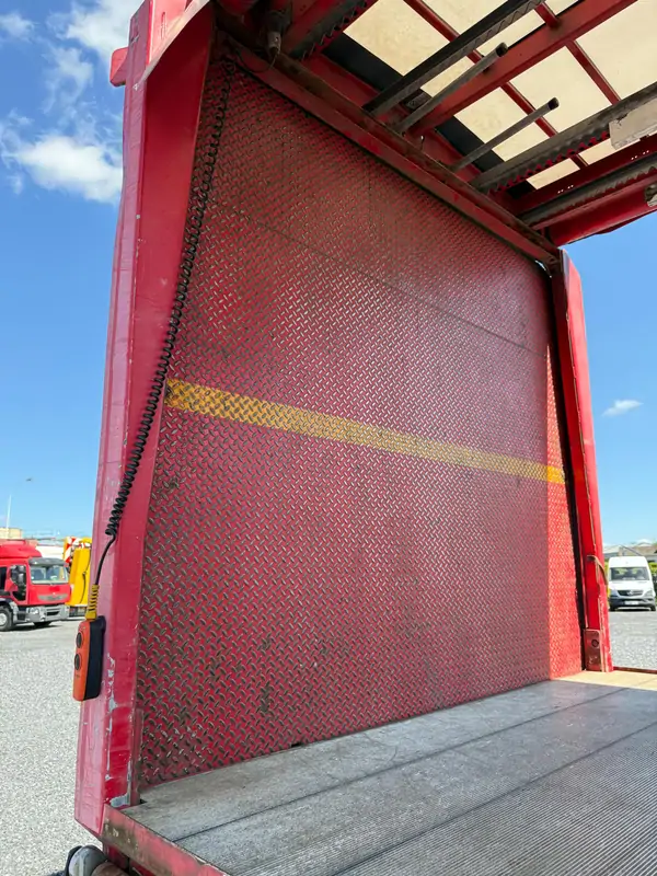 Used Renault Premium Automatic RED - Rouge 10