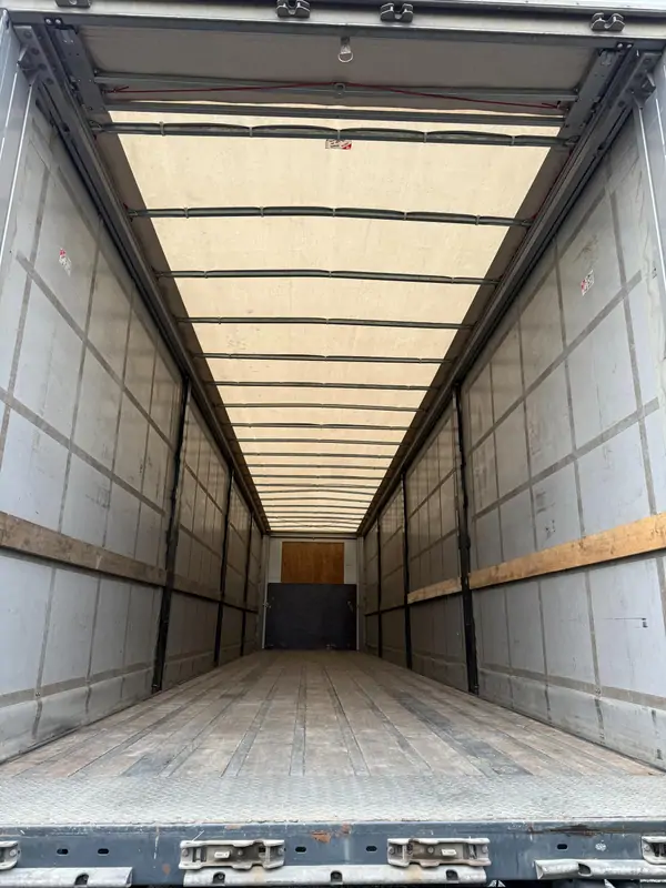 Used LeciTrailer Tautliner 3E20 N/A 19