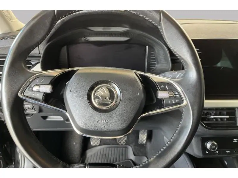 Occasion Skoda Kamiq Berline MANUAL BLACK 22