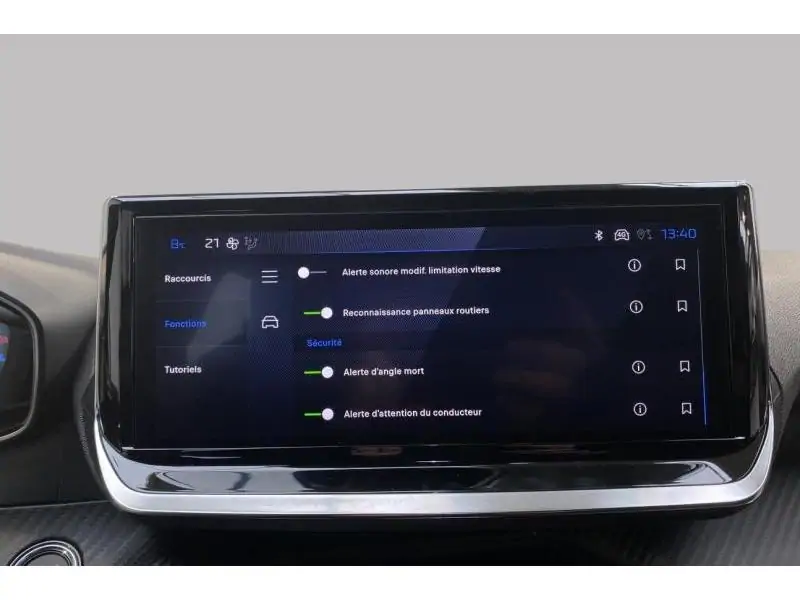 VEHICLE__CONDITION_SERVICE Peugeot 2008 ALLURE*DISPO 05/26 WHITE 32