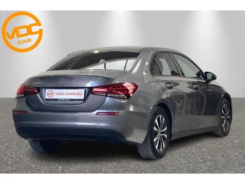 Occasion Mercedes-Benz A 180 D BUSINESS SOLUTION GREY 3