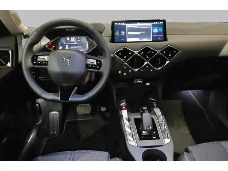 VEHICLE__CONDITION_SERVICE DS Automobiles DS 3 PALLAS WHITE 11