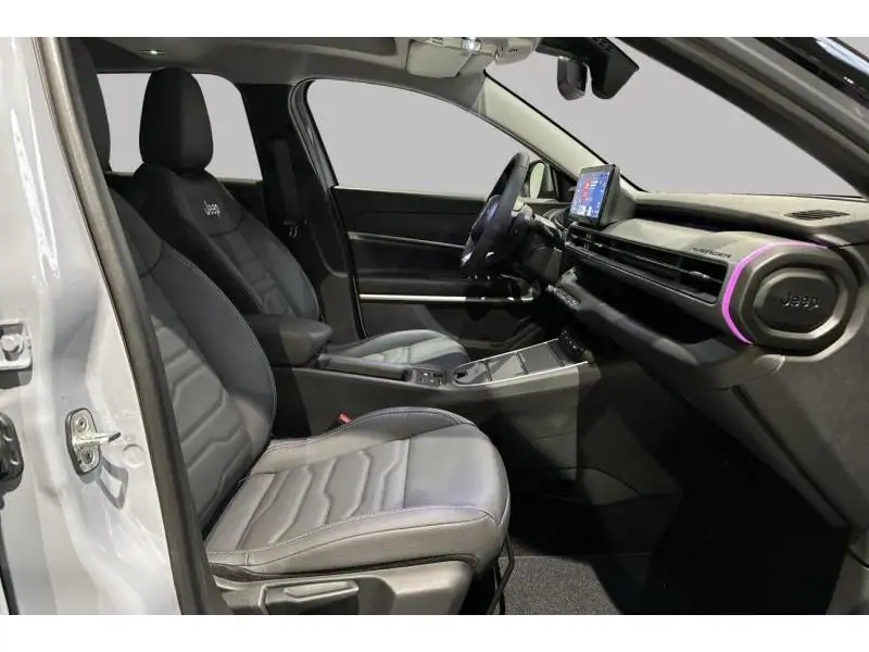 VEHICLE__CONDITION_SERVICE Jeep Avenger E-HYBRID SUMMIT Full Option GREY 8