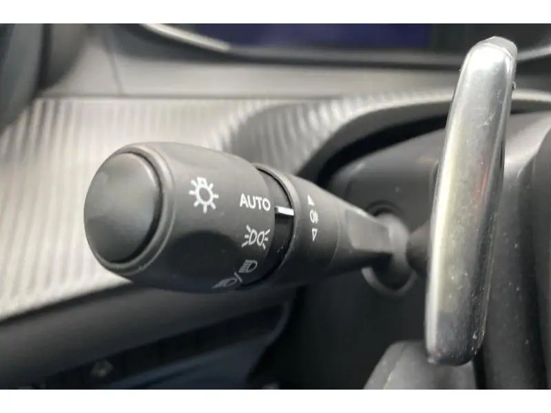 Occasion Peugeot 208 Allure HYBRID - AUTOMAAT BLACK 23
