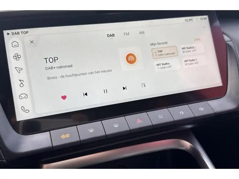 VEHICLE__CONDITION_SERVICE MG ZS LUXURY HEV RED 27