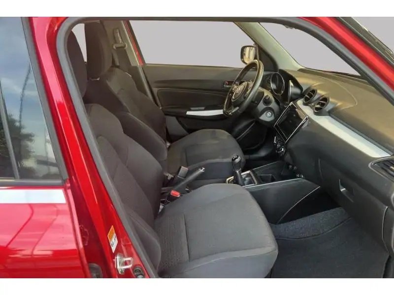 Occasion Suzuki Swift Berline MANUAL RED 8