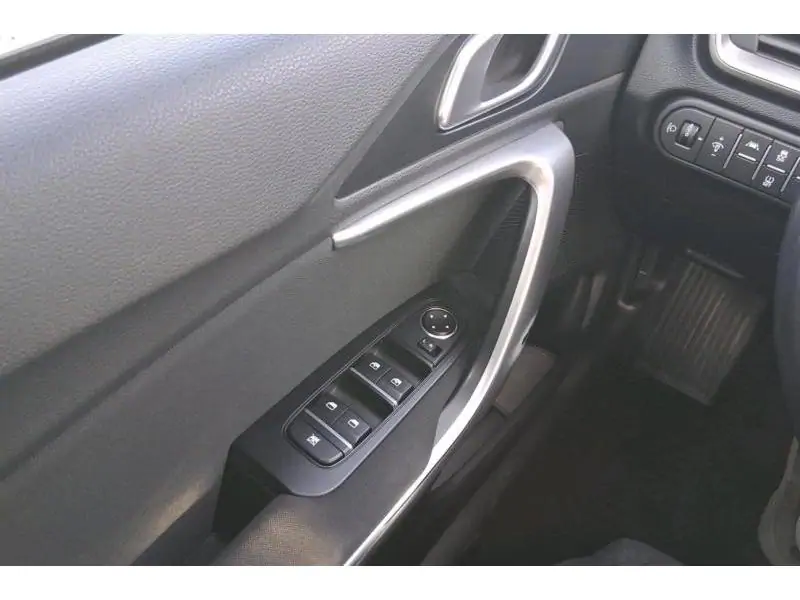 Occasion Kia XCeed Berline MANUAL BLACK 17