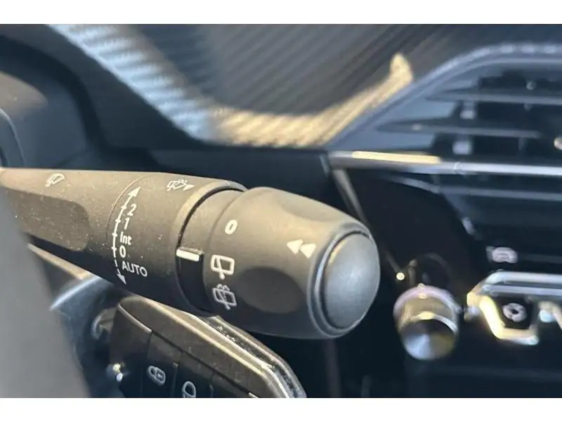 Occasion Peugeot 2008 Style Hybrid 136 BLACK 23