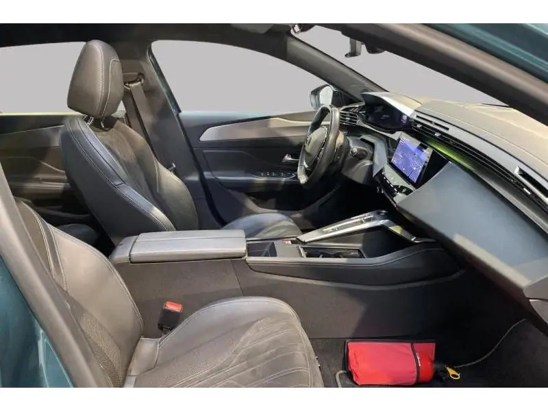 Occasion Peugeot 308 III & e- GT BLUE 8