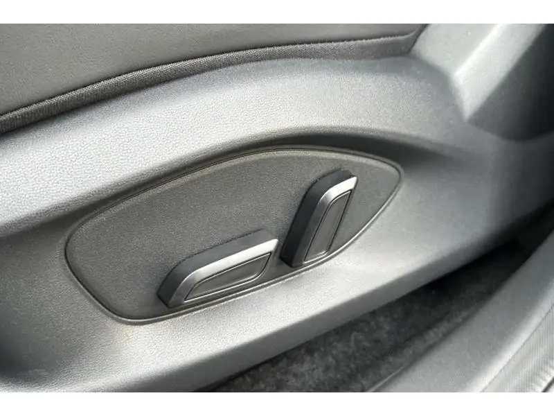 VEHICLE__CONDITION_SERVICE MG ZS HYBRID+ LUXURY GREEN 21