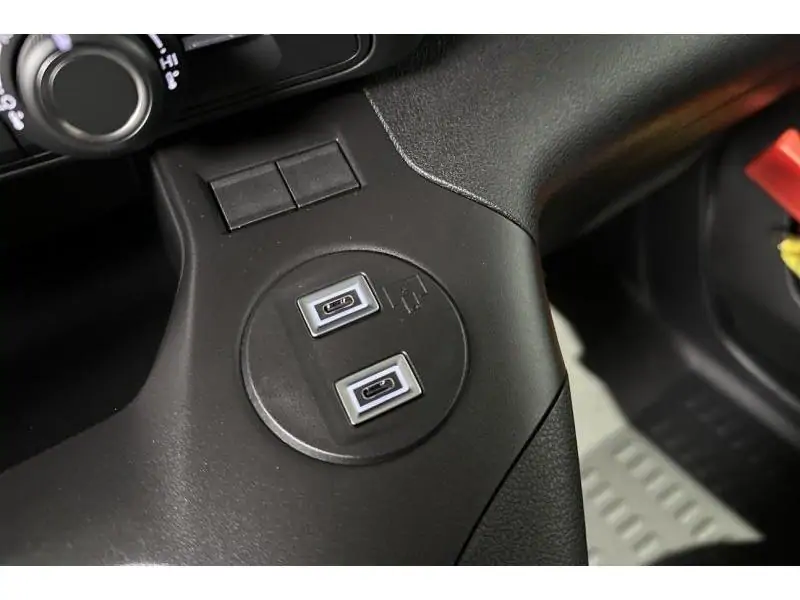 VEHICLE__CONDITION_SERVICE Peugeot Partner Standard Light 1.2 Turbo 110 Man.6 BLACK 25