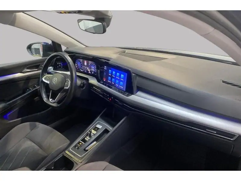 Occasie Volkswagen Golf VIII Life 1.0 eTSI DSG BLUE 2