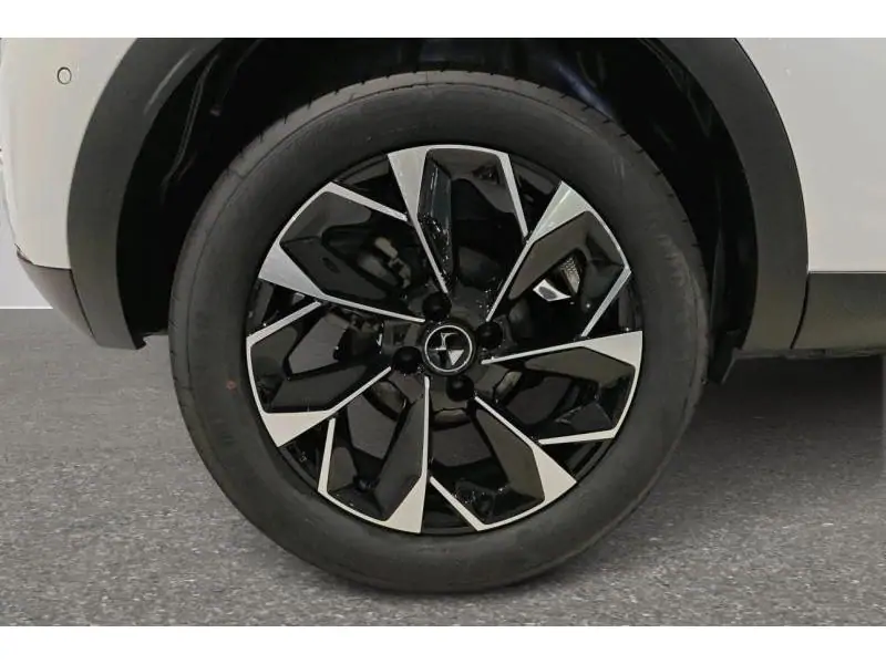 VEHICLE__CONDITION_SERVICE DS Automobiles DS 3 PALLAS WHITE 20