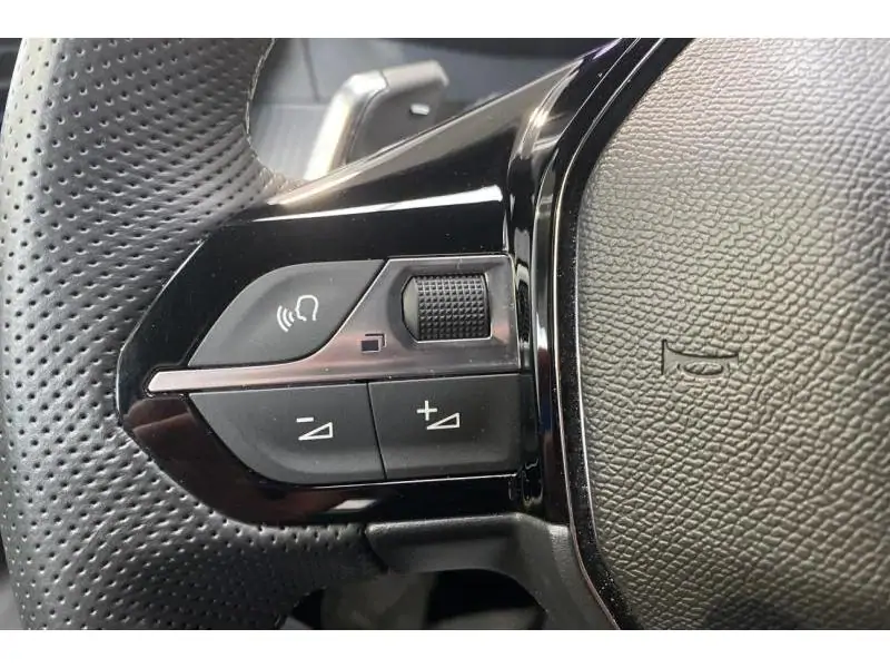 Occasion Peugeot 2008 GT BLUE 23