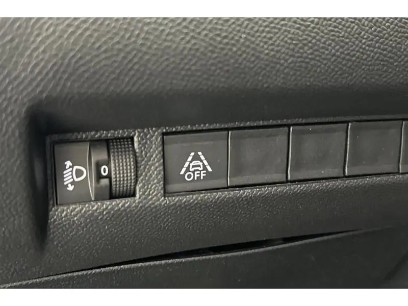 Occasion Peugeot 208 Active Pack - GPS - Carplay WHITE 24