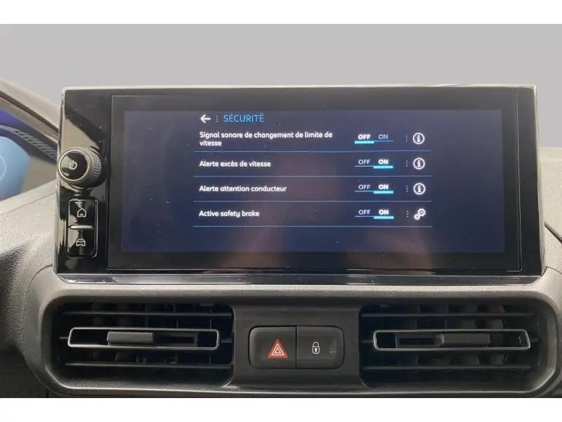 Démo Peugeot Partner ST LIGHT BLACK 33