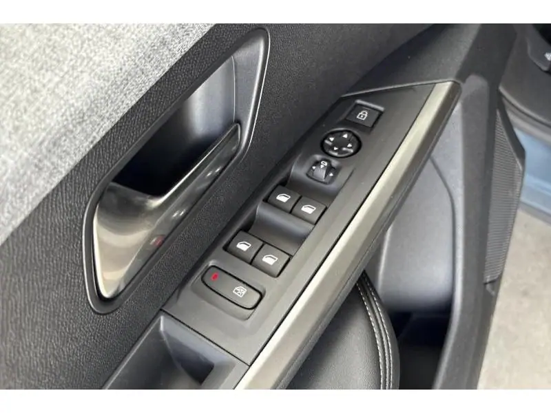 VEHICLE__CONDITION_SERVICE Peugeot 3008 III & e- Allure BLUE 17