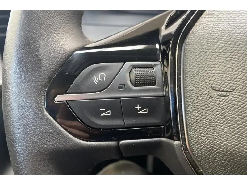 Occasion Peugeot 208 Style RED 21