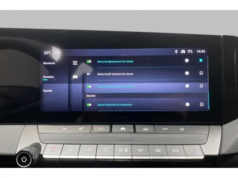 VEHICLE__CONDITION_SERVICE Opel Astra Sports Tourer ULTIMATE* Full - dispo 10/2026 GREEN 39