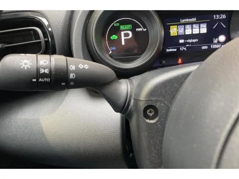 Occasion Toyota Yaris IV GREY 27