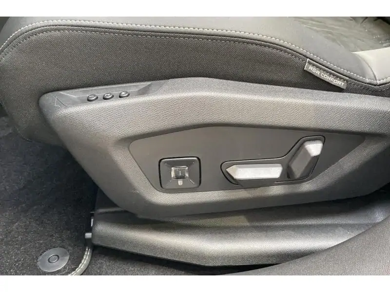 VEHICLE__CONDITION_SERVICE Peugeot 3008 GT GREY 23