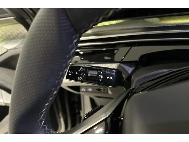 Démo Peugeot 5008 First Ed GT Hybrid 145 e-DCS6 7pl GREY 26