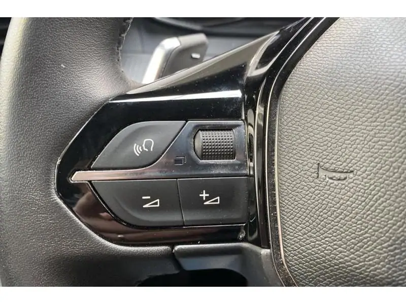 Occasion Peugeot 2008 Allure * GPS & Caméra de recul GREY 24