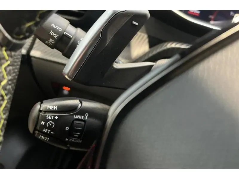 Occasion Peugeot 208 II & e- GT Line RED 25