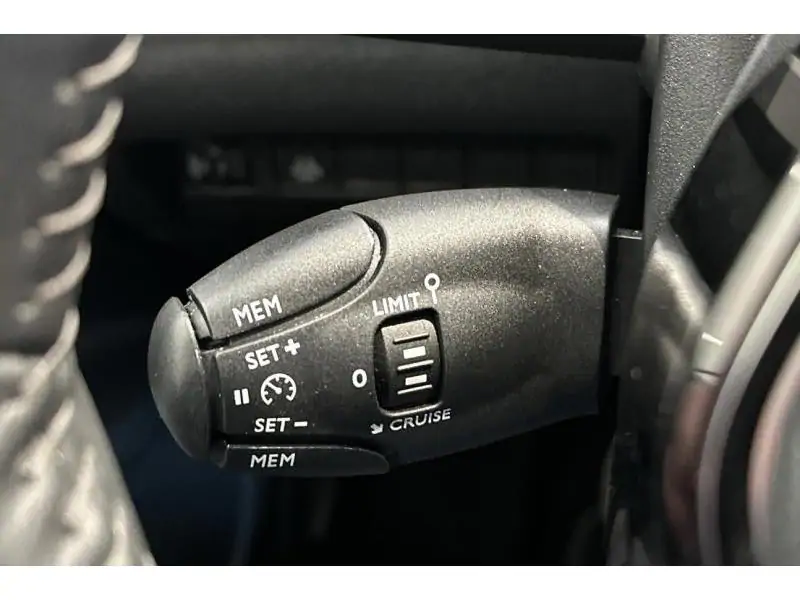 Occasie Peugeot 2008 Style WHITE 24